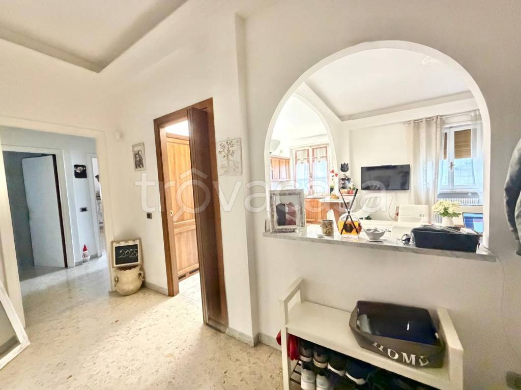 appartamento in vendita a Roma in zona Colle del Sole