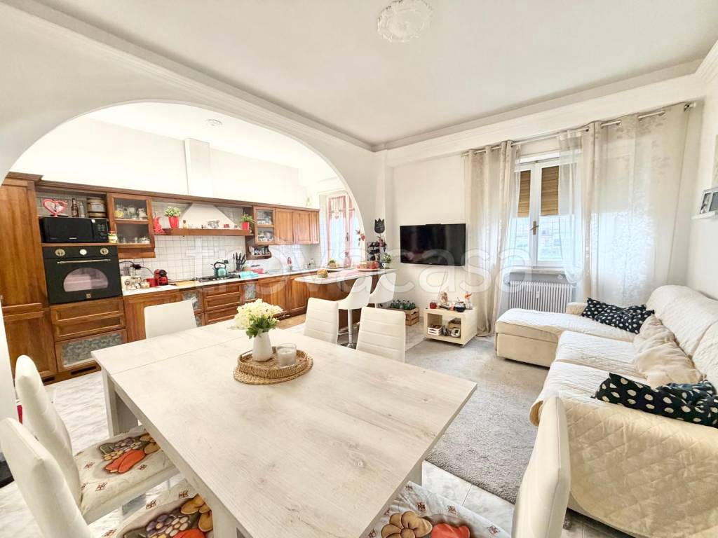 appartamento in vendita a Roma in zona Colle del Sole