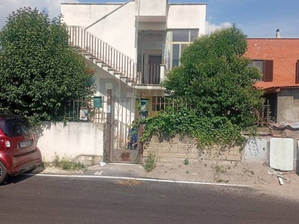 appartamento in vendita a Roma in zona Castelverde
