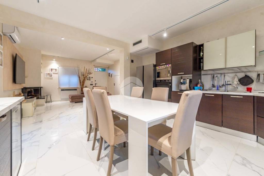 appartamento in vendita a Roma in zona Finocchio