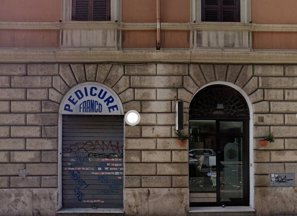 negozio in vendita a Roma in zona Castro Pretorio