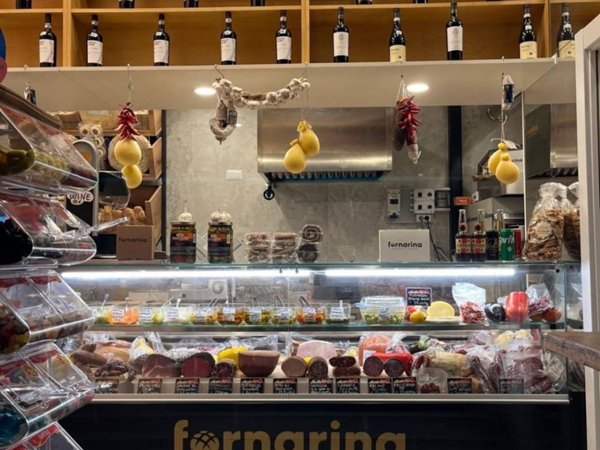 negozio in vendita a Roma in zona Trastevere