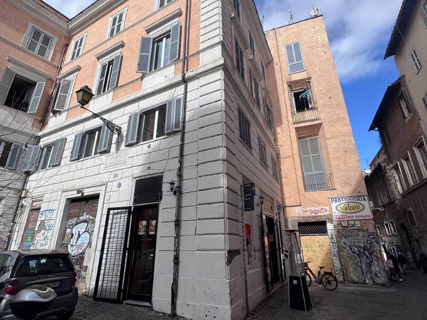 negozio in vendita a Roma in zona Trastevere