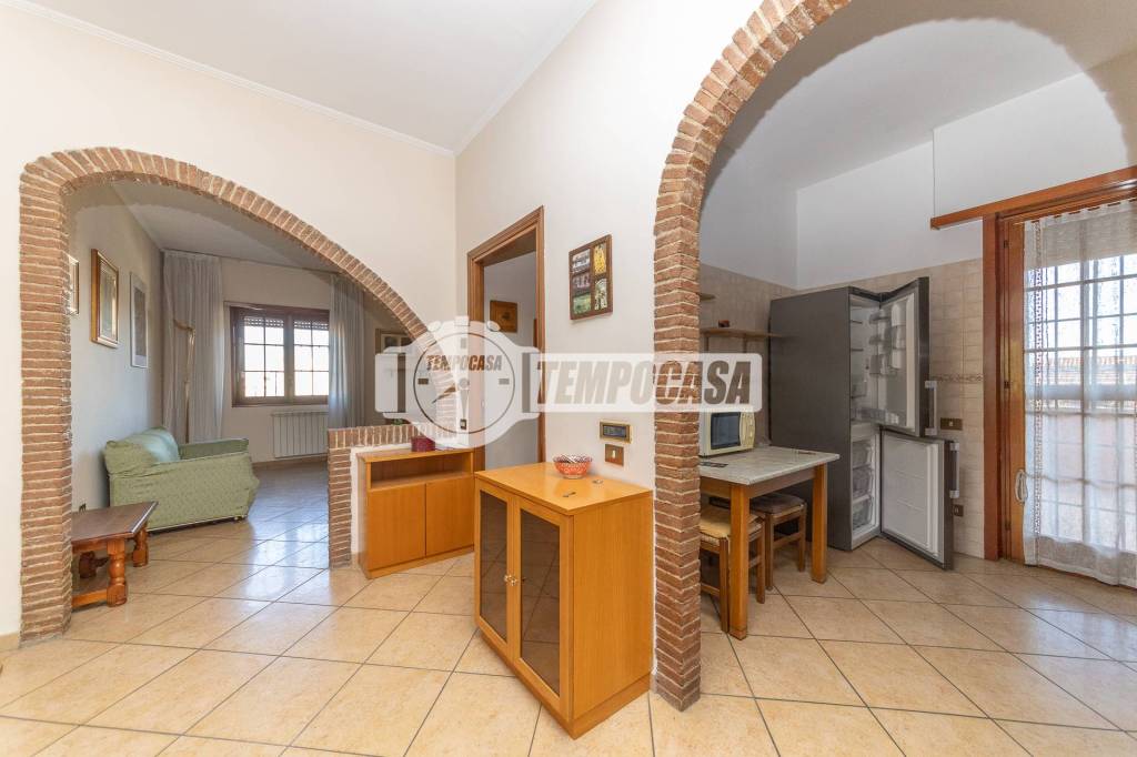 appartamento in vendita a Roma in zona Casal Morena