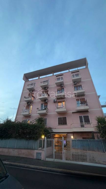 appartamento in vendita a Roma in zona Giuliano Dalmata