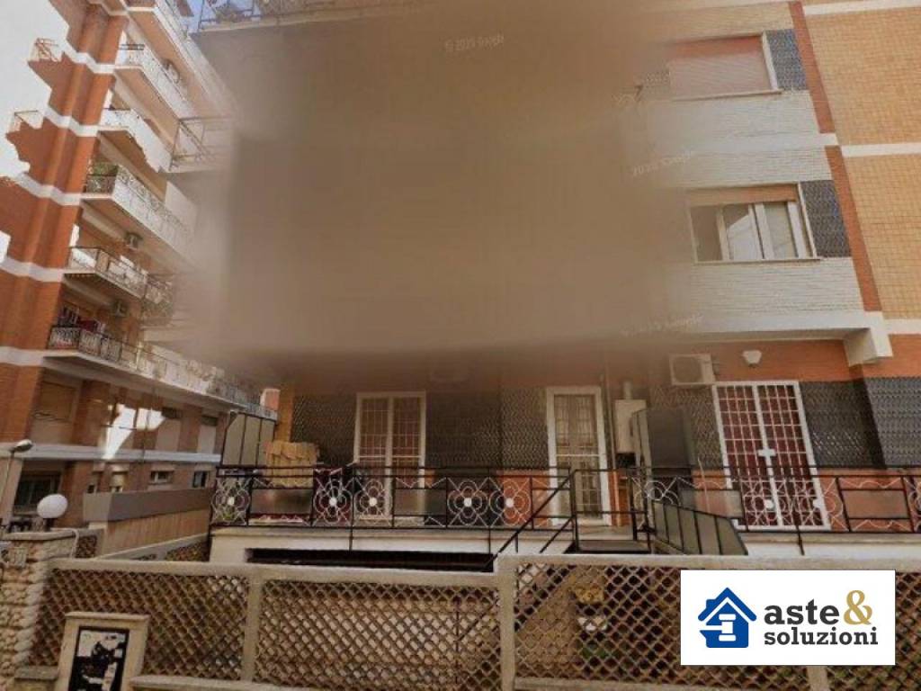 appartamento in vendita a Roma in zona Prenestino-Labicano