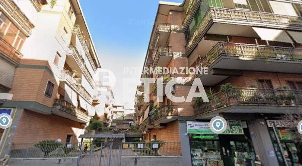 appartamento in vendita a Roma in zona Prenestino-Labicano