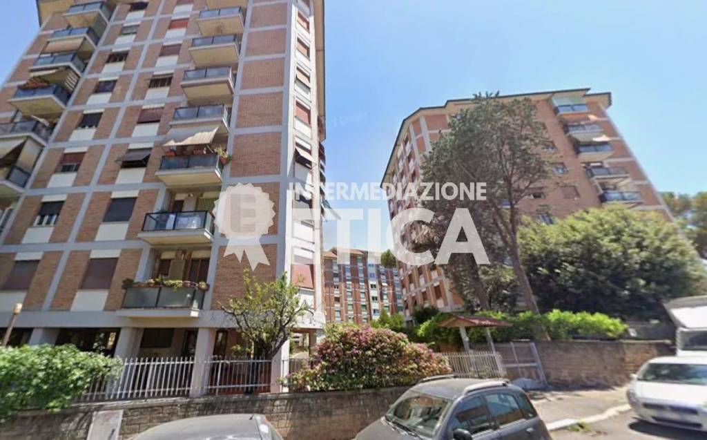 appartamento in vendita a Roma in zona Torre Spaccata