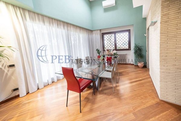 casa indipendente in vendita a Roma in zona Casal Palocco