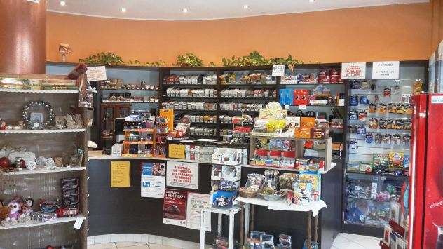 negozio in vendita a Roma in zona Prenestino-Labicano