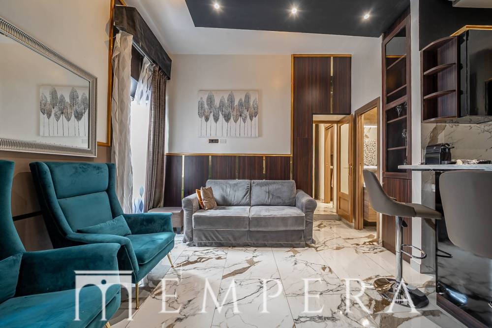 appartamento in vendita a Roma in zona Trevi-Colonna