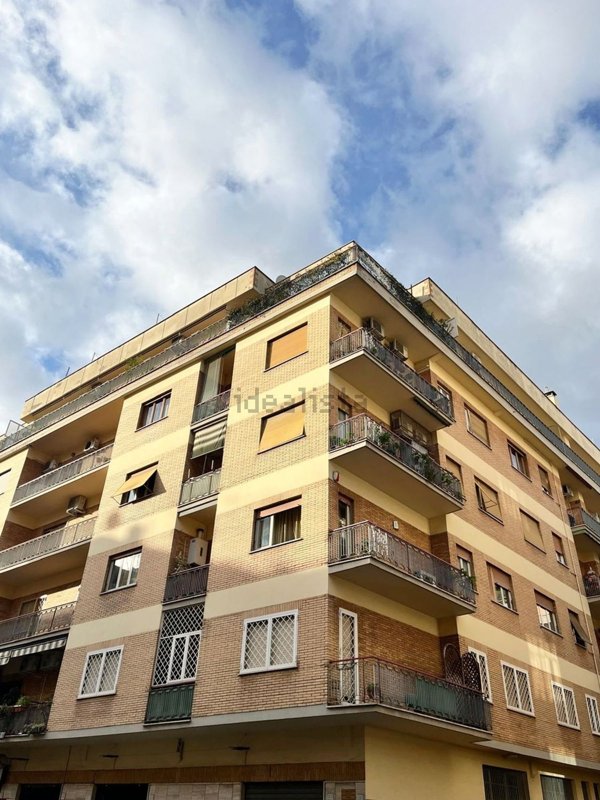 appartamento in vendita a Roma in zona Prenestino-Labicano