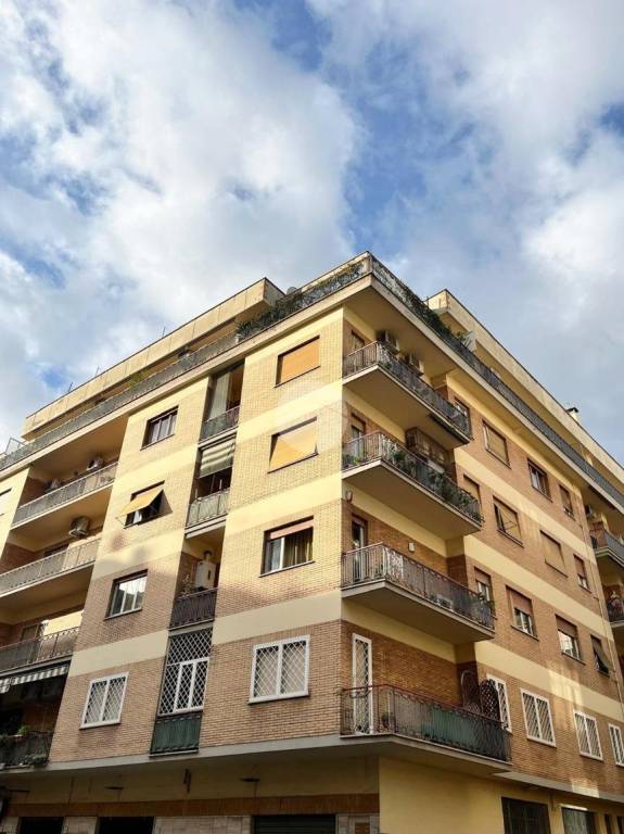 appartamento in vendita a Roma in zona Prenestino-Labicano