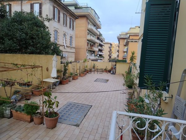 appartamento in vendita a Roma in zona Appio Latino