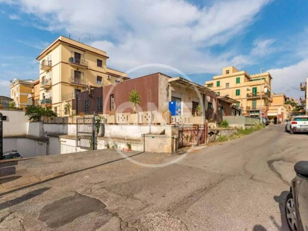 negozio in vendita a Roma in zona Tor Vergata/Torrenova