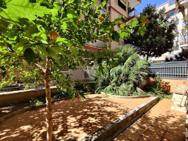 appartamento in vendita a Roma in zona Appio Claudio