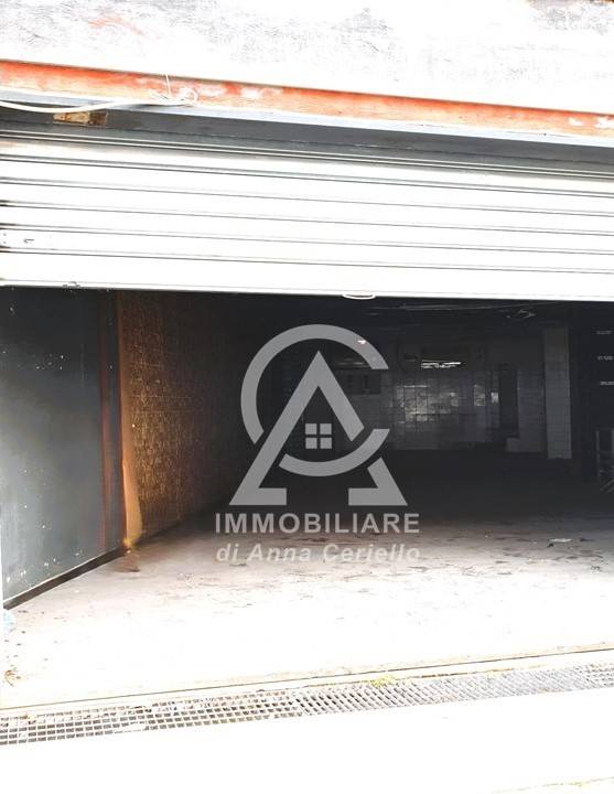 negozio in vendita a Roma in zona Don Bosco