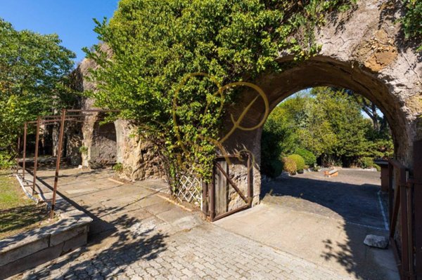 casa indipendente in vendita a Roma in zona Appio Claudio