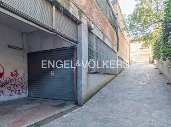 negozio in vendita a Roma in zona Casalotti