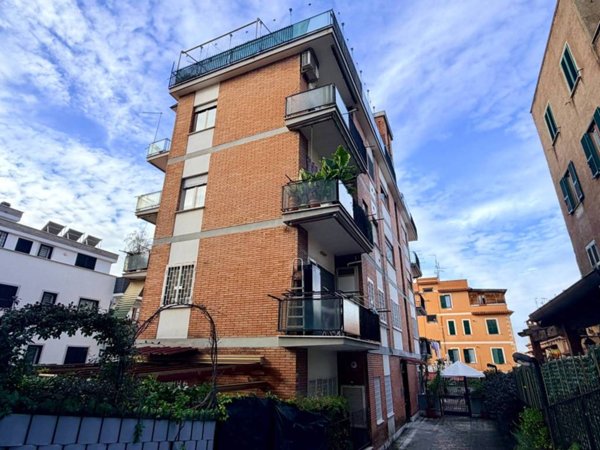 appartamento in vendita a Roma in zona Alessandrino