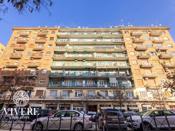 appartamento in vendita a Roma in zona Appio Latino