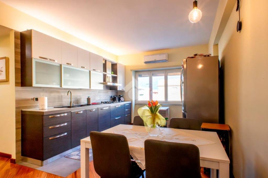 appartamento in vendita a Roma in zona Prenestino-Labicano