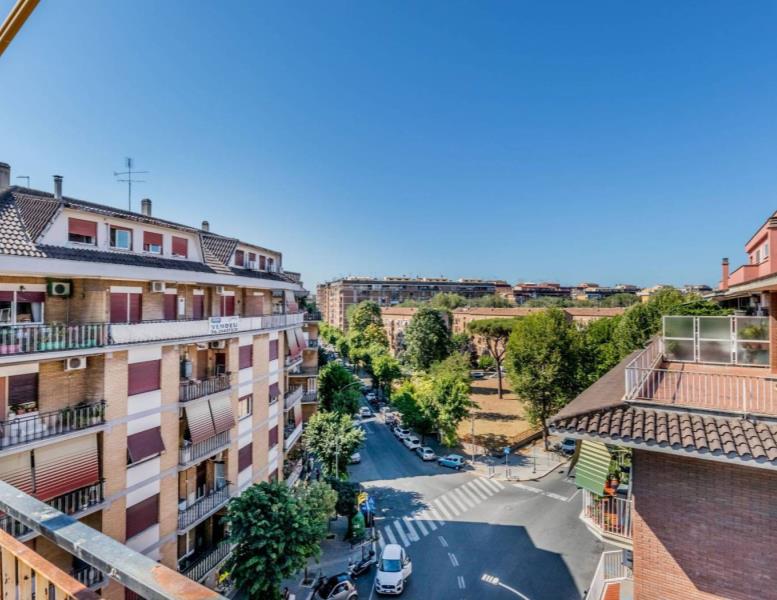 appartamento in vendita a Roma in zona Prenestino-Centocelle
