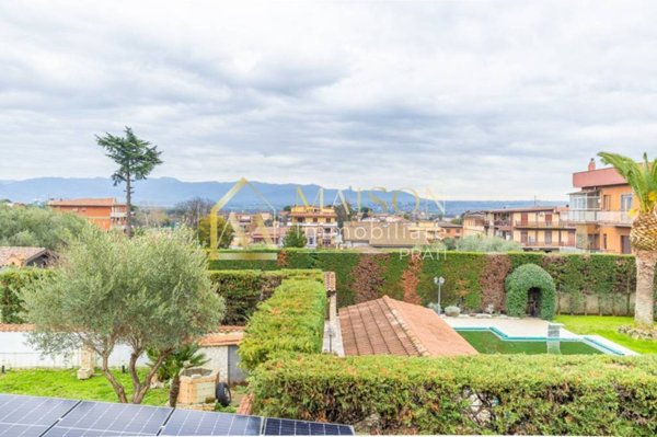 casa semindipendente in vendita a Roma in zona Colle del Sole