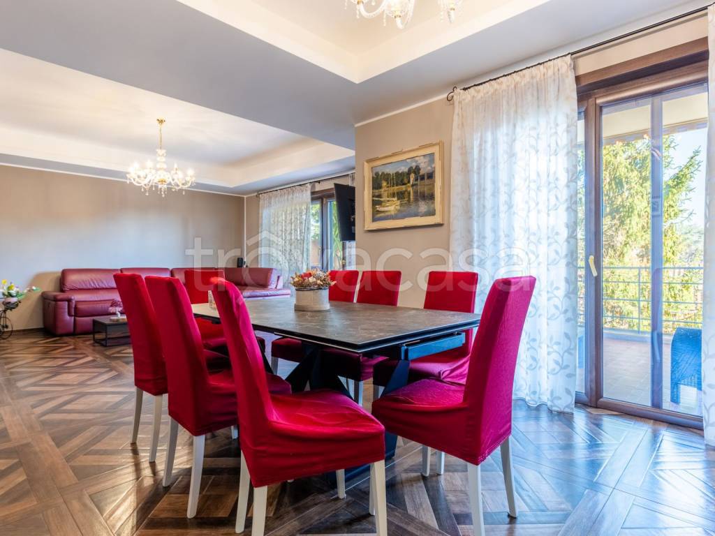 appartamento in vendita a Roma in zona Acilia