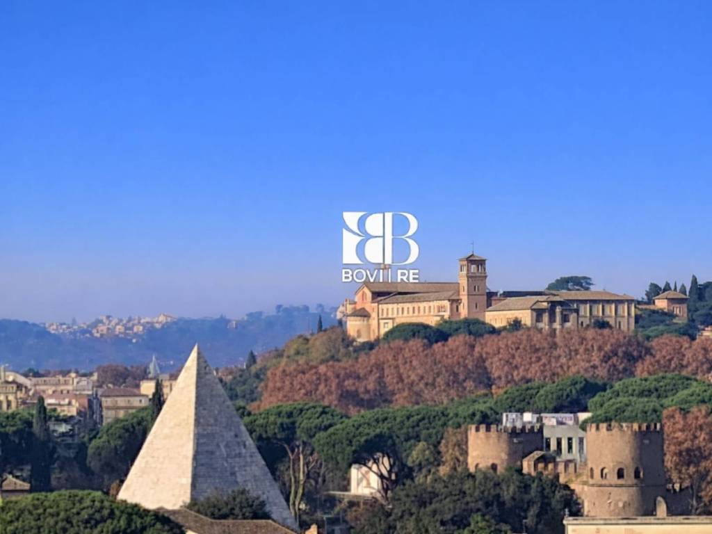 appartamento in vendita a Roma in zona Ostiense