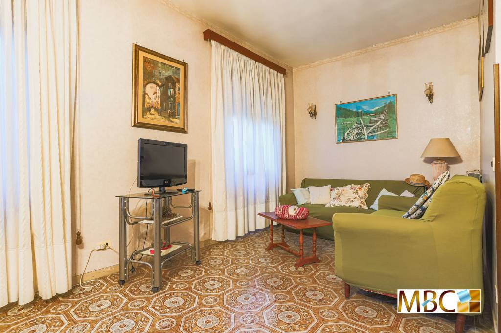 appartamento in vendita a Roma in zona Acilia