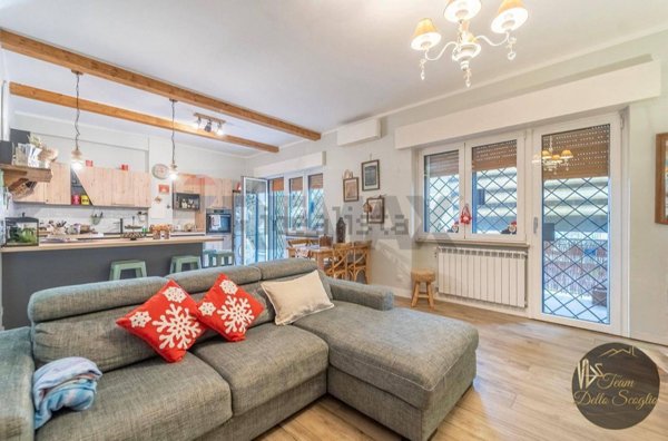 appartamento in vendita a Roma in zona Appio Pignatelli