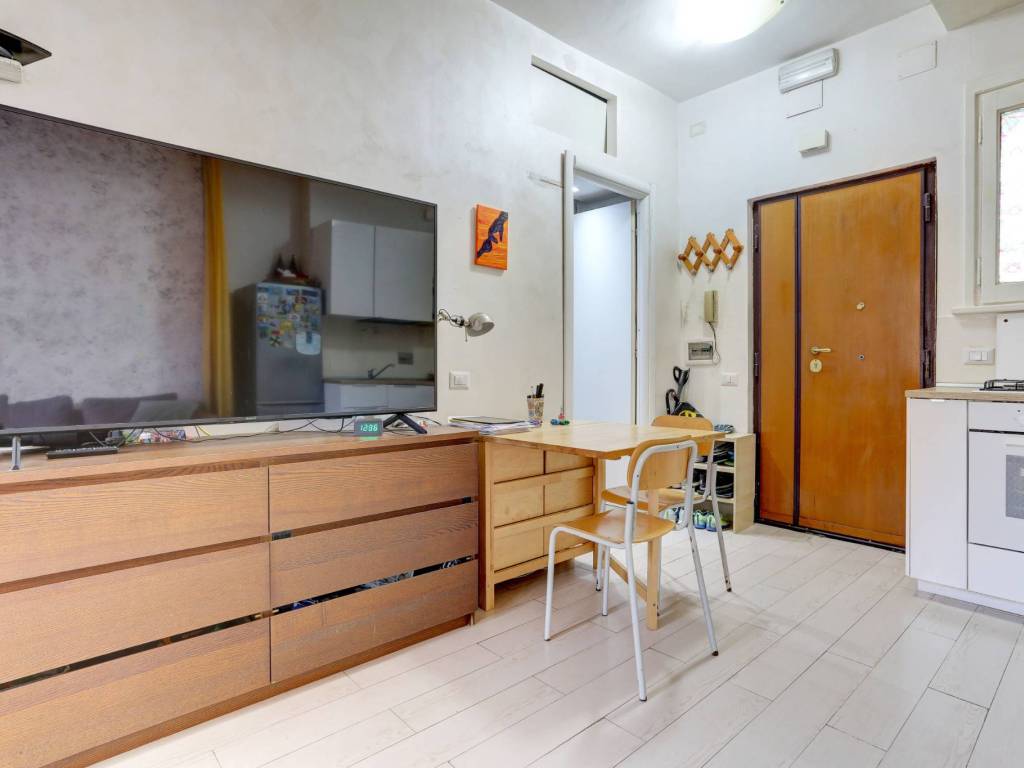 appartamento in vendita a Roma in zona Cinecittà