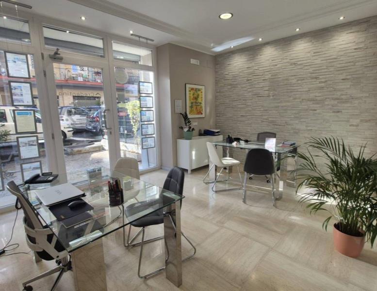 locale commerciale in vendita a Roma in zona Monte Sacro/Talenti