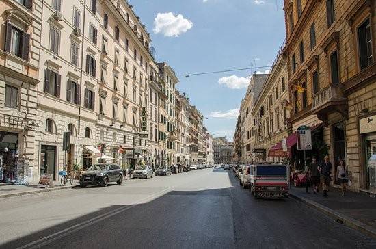 negozio in vendita a Roma in zona Rione Monti/Campitelli