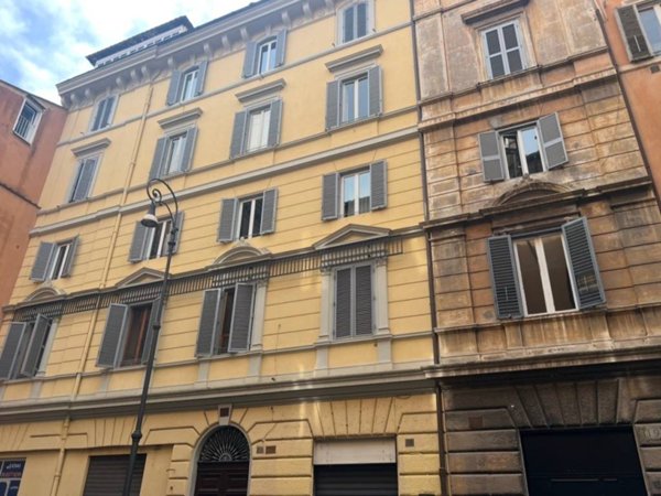 appartamento in vendita a Roma in zona Parione/Sant'Eustachio