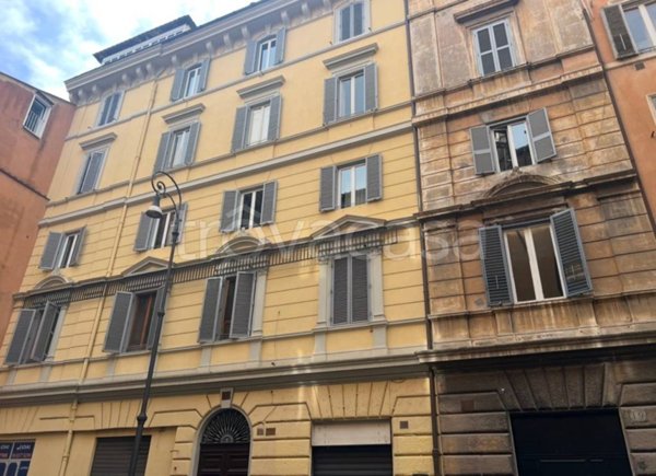 appartamento in vendita a Roma in zona Parione/Sant'Eustachio