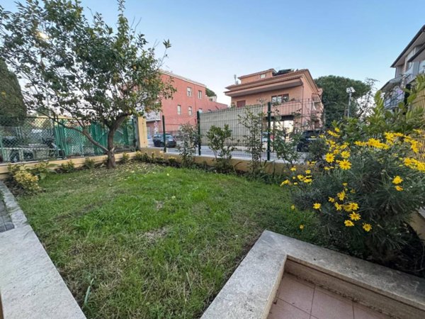 appartamento in vendita a Roma in zona Torrevecchia