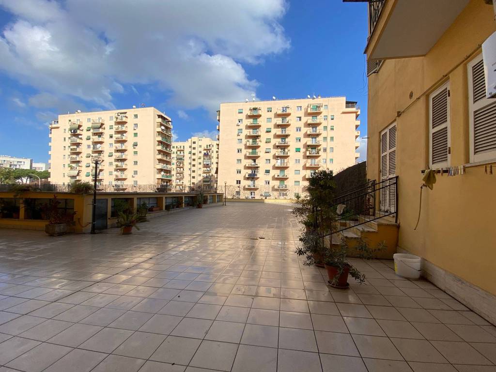 appartamento in vendita a Roma in zona Ostiense