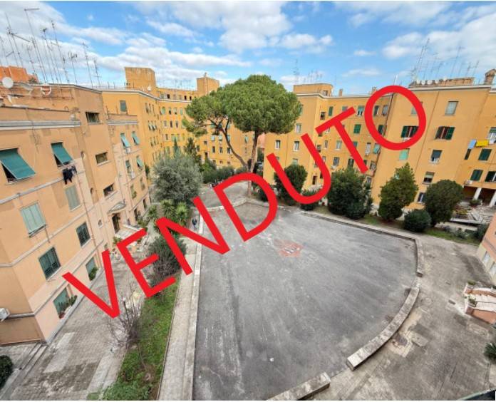 appartamento in vendita a Roma in zona Ostiense