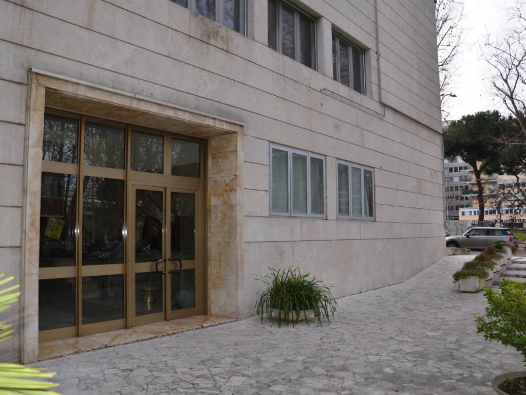 appartamento in vendita a Roma in zona Ostiense