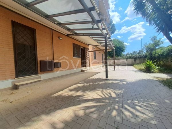 appartamento in vendita a Roma in zona Casal Morena