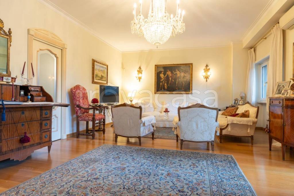 appartamento in vendita a Roma in zona EUR