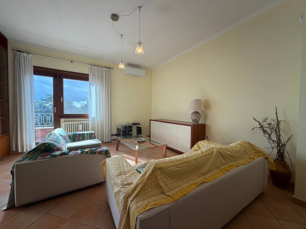 appartamento in vendita a Roma in zona Portuense