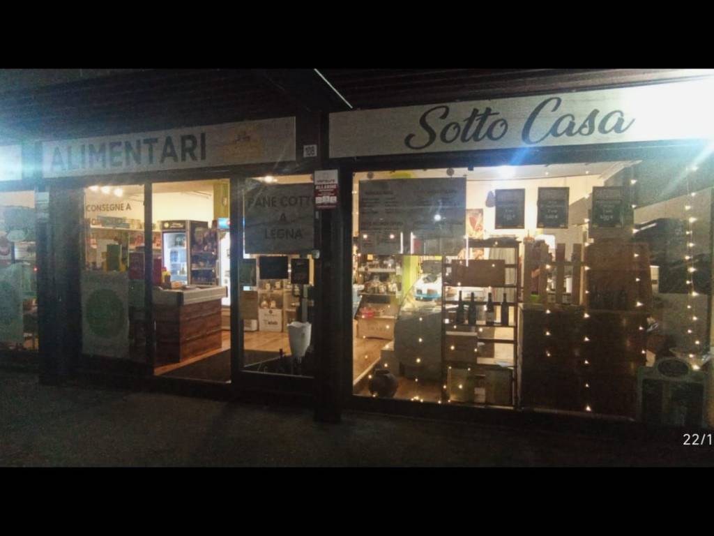 negozio in vendita a Roma in zona Collatino