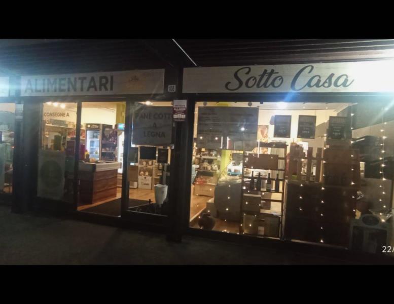 negozio in vendita a Roma in zona Collatino