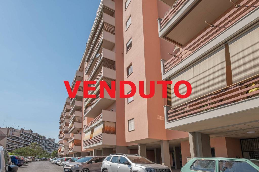 appartamento in vendita a Roma in zona Spinaceto