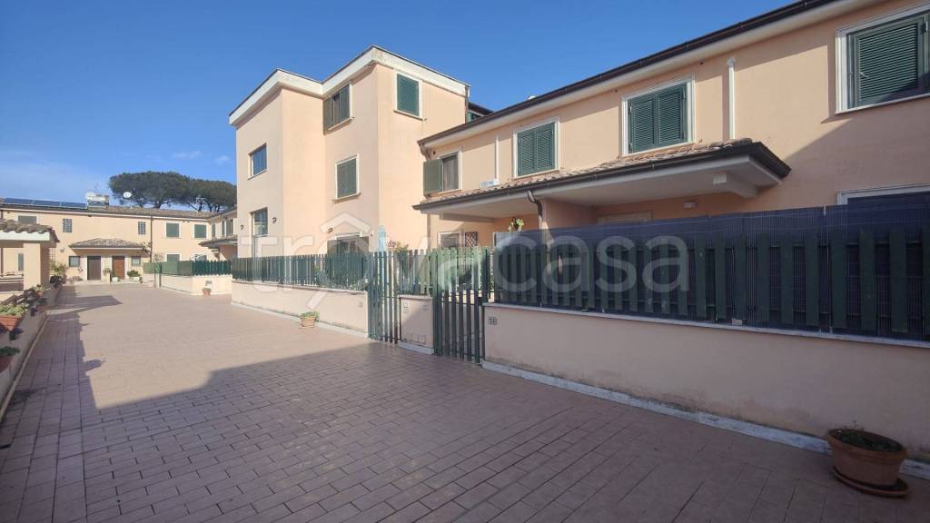 appartamento in vendita a Roma in zona Infernetto