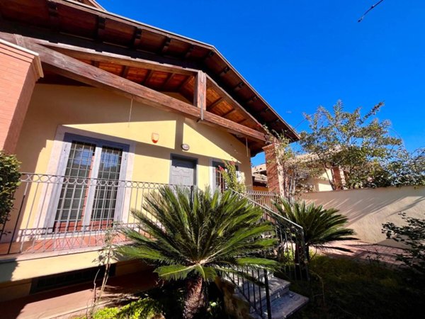 casa indipendente in vendita a Roma in zona Infernetto