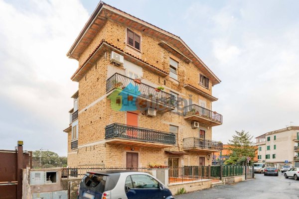 appartamento in vendita a Roma in zona Tomba di Nerone